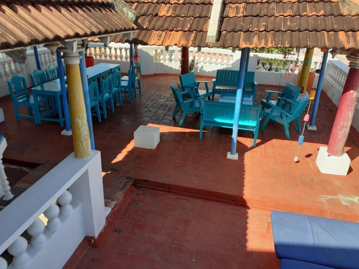 Holi-Wood Guesthouse Puducherry Exterior foto